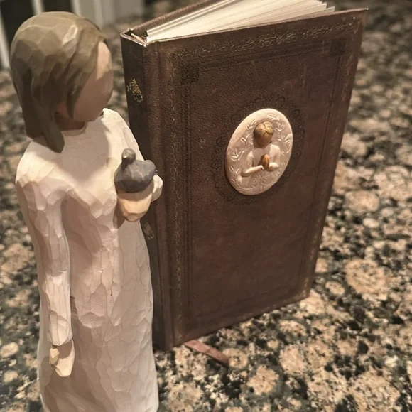 Willow Tree Tall Carved Figure Love of Nature - Picture 9 of 9